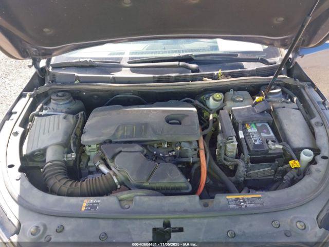 Buick LaCrosse Leather Image 4