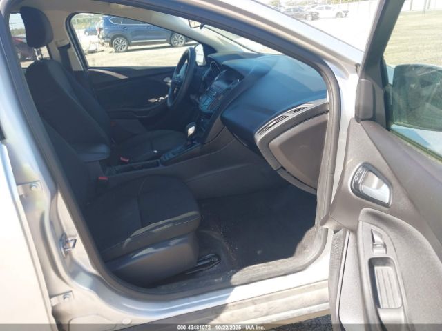 Ford Focus Se Image 4