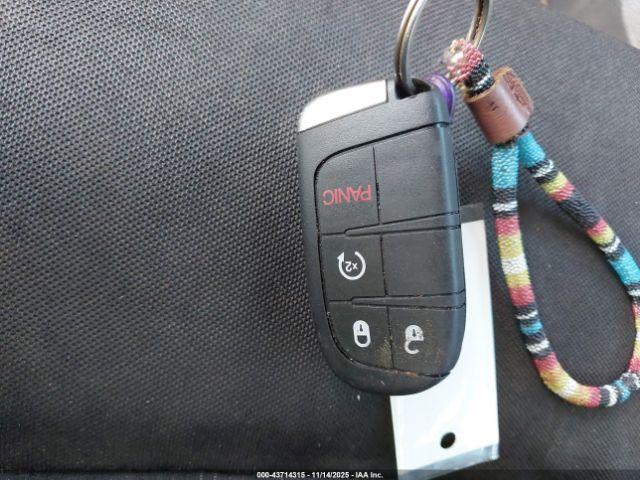 Jeep Renegade Latitude Image 12