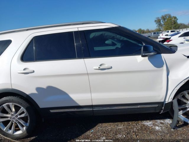 Ford Explorer Xlt Image 12