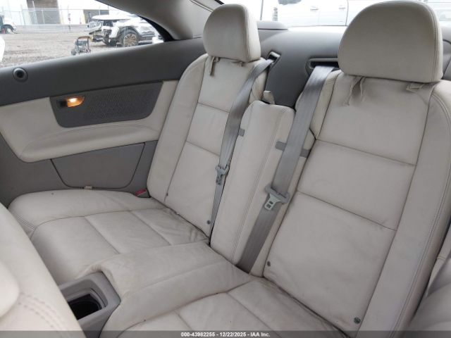 Volvo C70 T5 Image 11