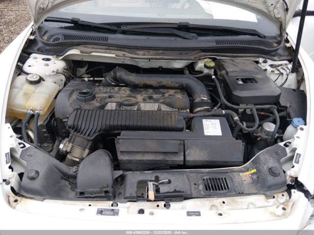 Volvo C70 T5 Image 4