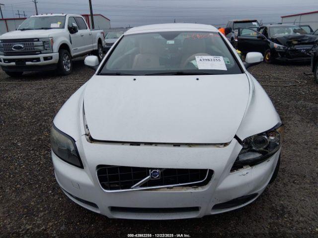 Volvo C70 T5 Image 13