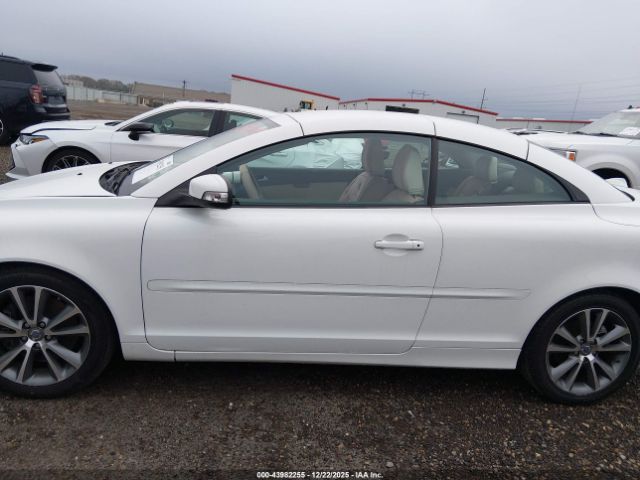 Volvo C70 T5 Image 9