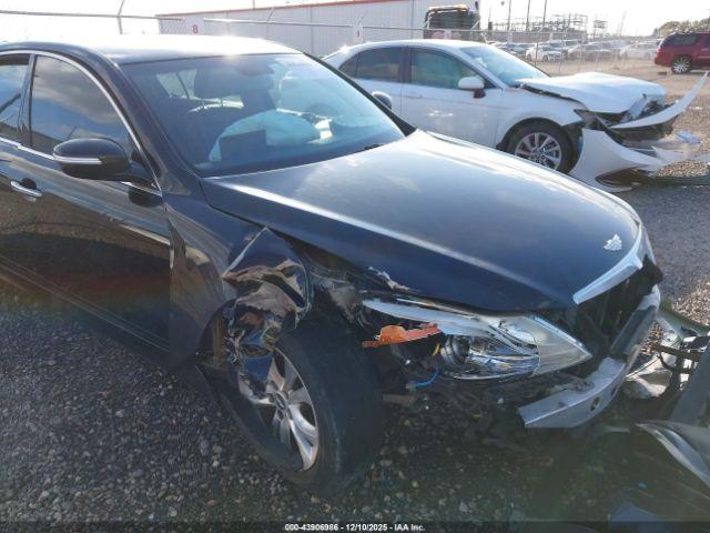 Hyundai Genesis 3.8 Image 2