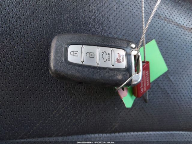 Hyundai Genesis 3.8 Image 8