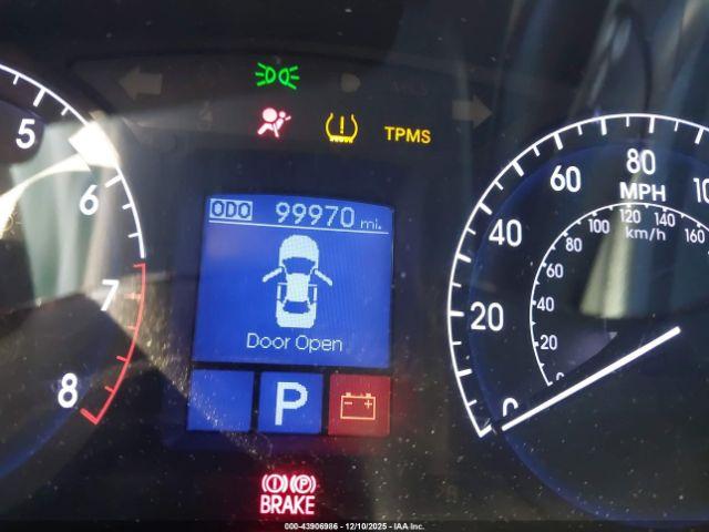 Hyundai Genesis 3.8 Image 16