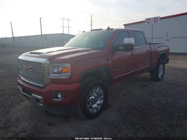 GMC Sierra 2500 Denali Image 6