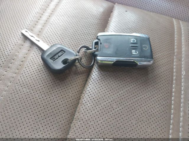 GMC Sierra 2500 Denali Image 16