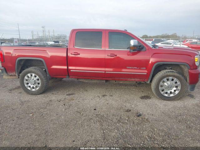 GMC Sierra 2500 Denali Image 9
