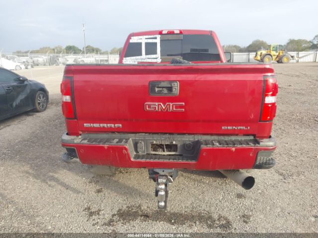 GMC Sierra 2500 Denali Image 10