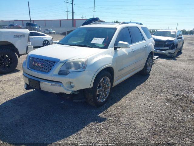 GMC Acadia Denali Image 16