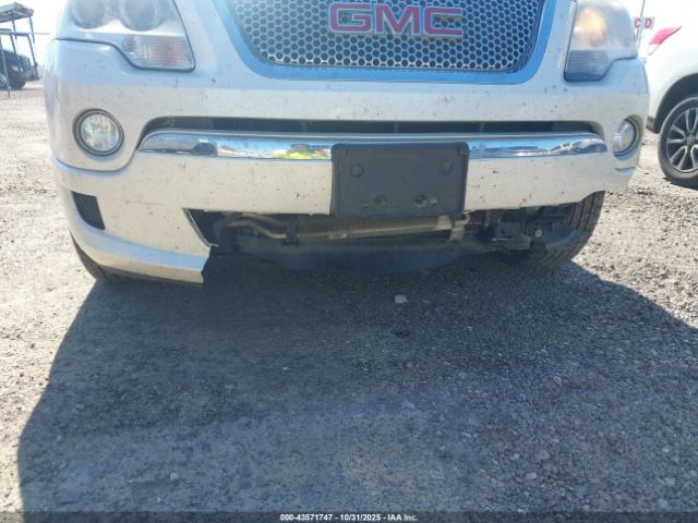 GMC Acadia Denali Image 3