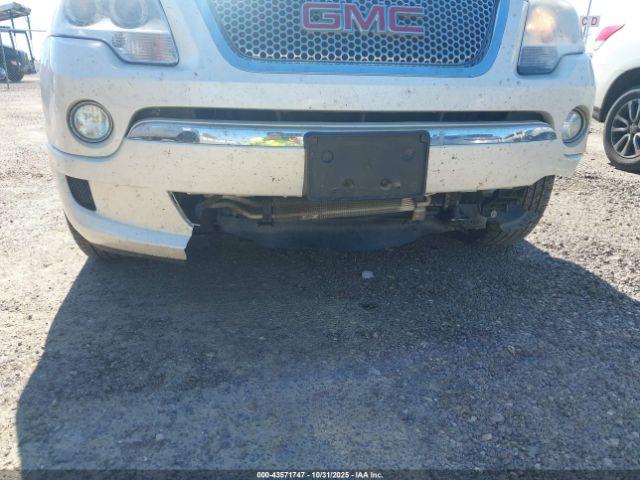 GMC Acadia Denali Image 3