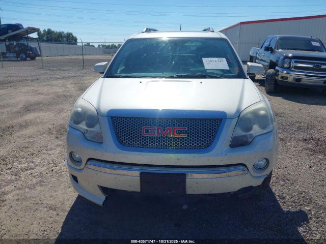 GMC Acadia Denali Image 8