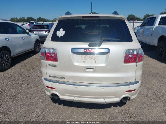 GMC Acadia Denali Image 10