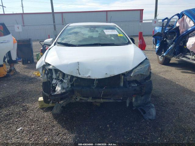 Toyota Corolla Le Image 4