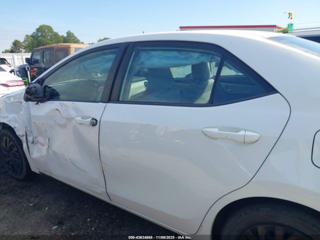 Toyota Corolla Le Image 12