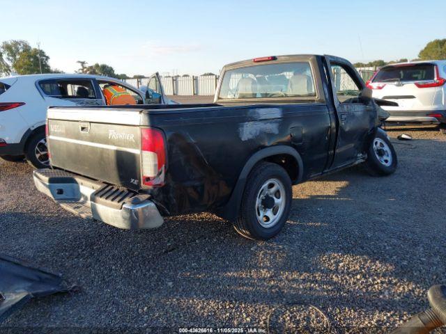 Nissan Frontier Xe Image 8