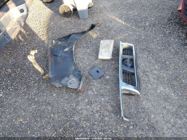 Nissan Frontier Xe Image 15