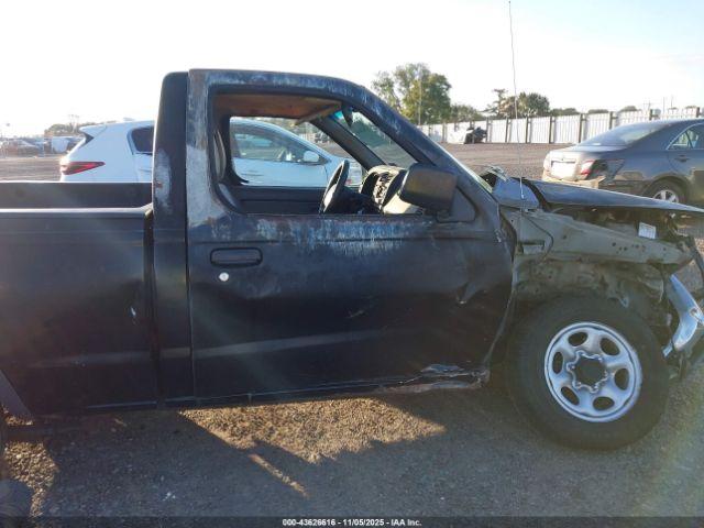 Nissan Frontier Xe Image 13