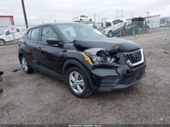  Salvage Nissan Kicks